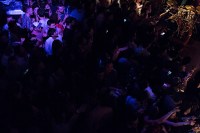 Crowd in the dark (Photo by Ng Shi Wen)