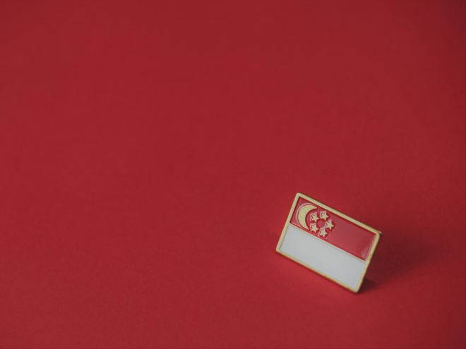 Pin of Singapore flag